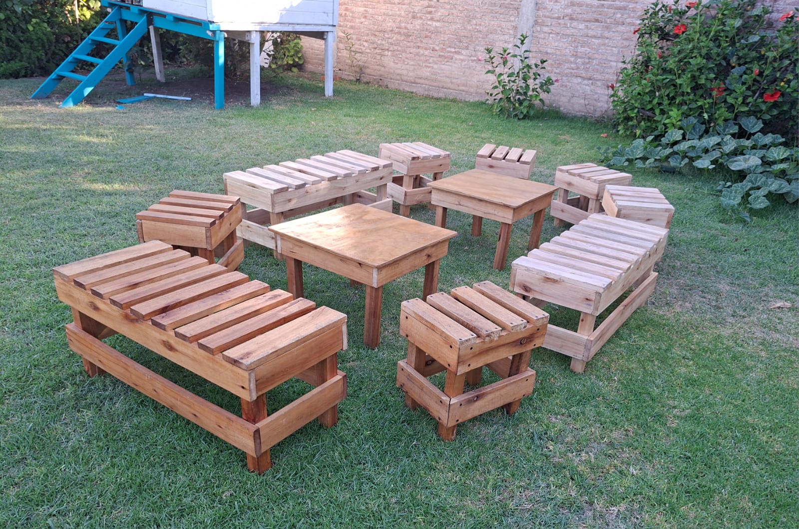 Living de madera para adultos x 12